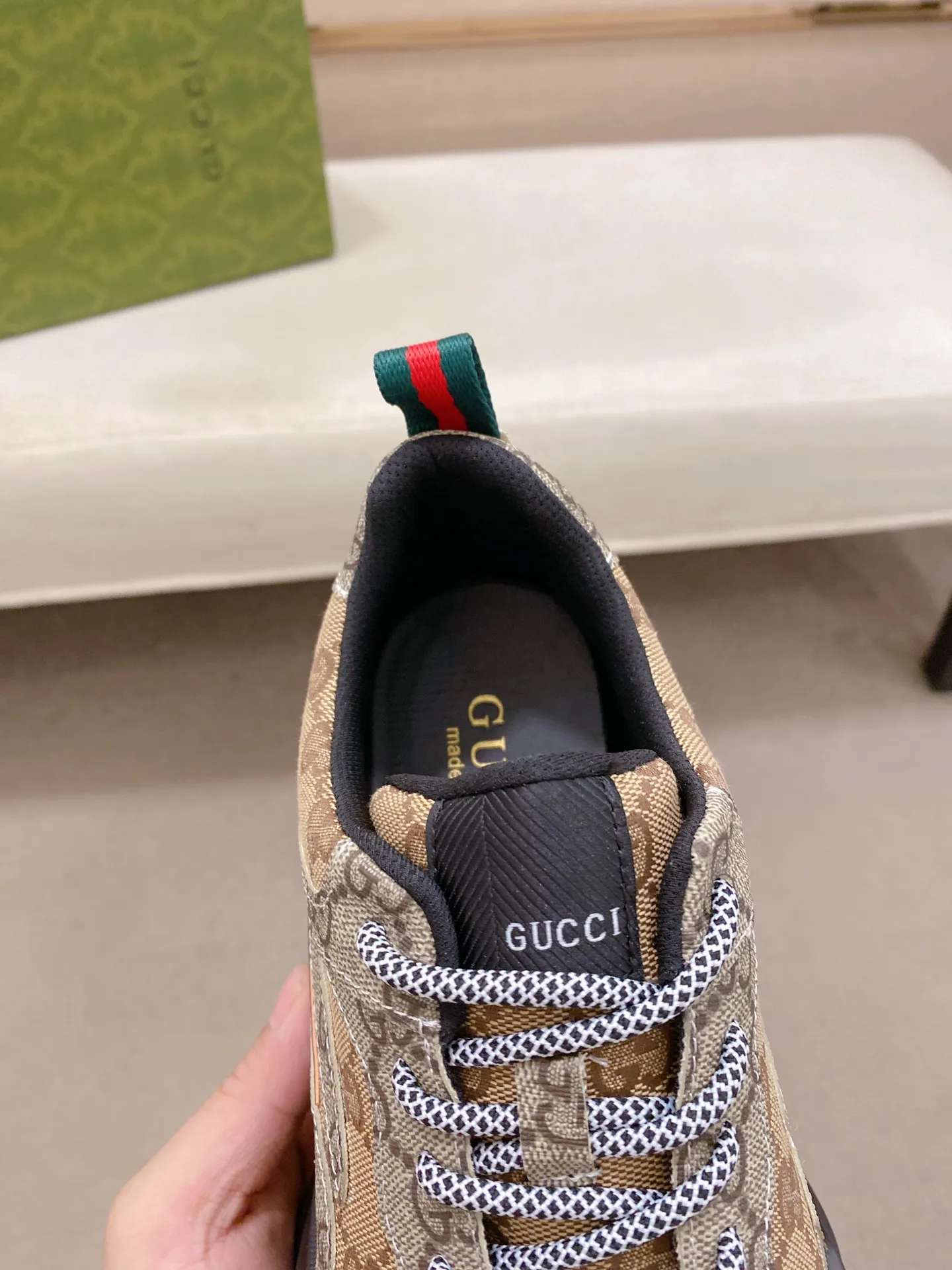 Men's clothing and shoes💰:462💰 (GUCCI) The latest model from the official website🎁🎁Casual and fashionable men's shoes👟, hot style💥The style is simple and elegant, exclusive for trendy men. Unique official website's latest brand elements👑original Gucci decoration, fashionable and generous, the fabric is original cowhide ✅sheepskin lining, the official website specifies wear-resistant casual outsole, the classic model is taken in kind at the counter🎬38-44 (can be customized for 45 non-refundable)